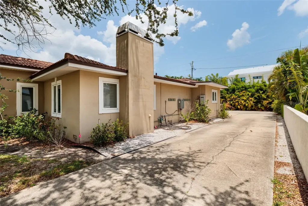300 Brightwaters Boulevard NE St Petersburg FL 33704