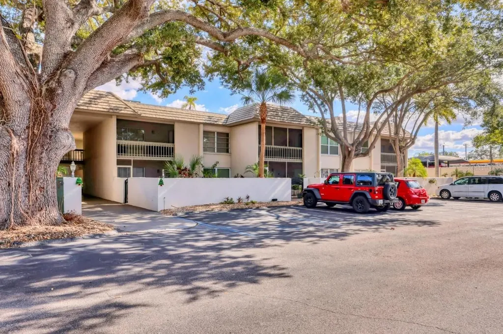 3350 S Osprey Avenue Sarasota FL 34239