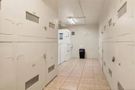 3350 S Osprey Avenue Sarasota FL 34239