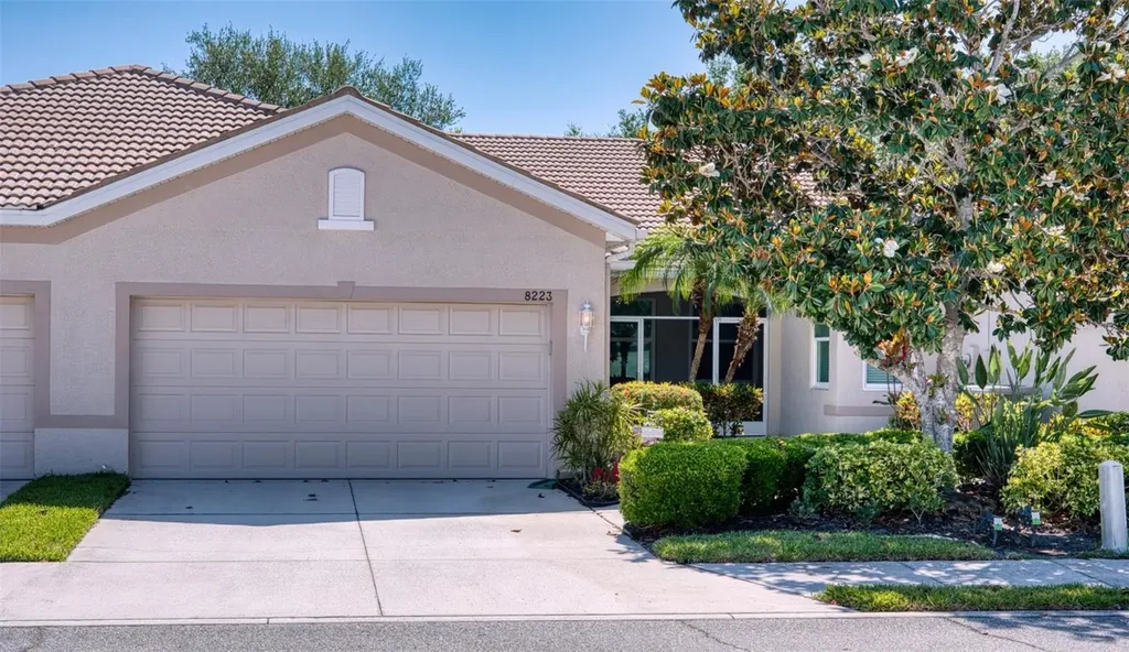 8223 Simpson Falls Court Sarasota FL 34243