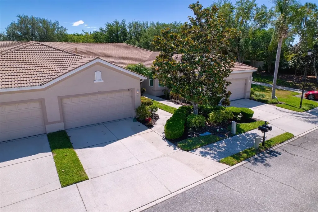 8223 Simpson Falls Court Sarasota FL 34243
