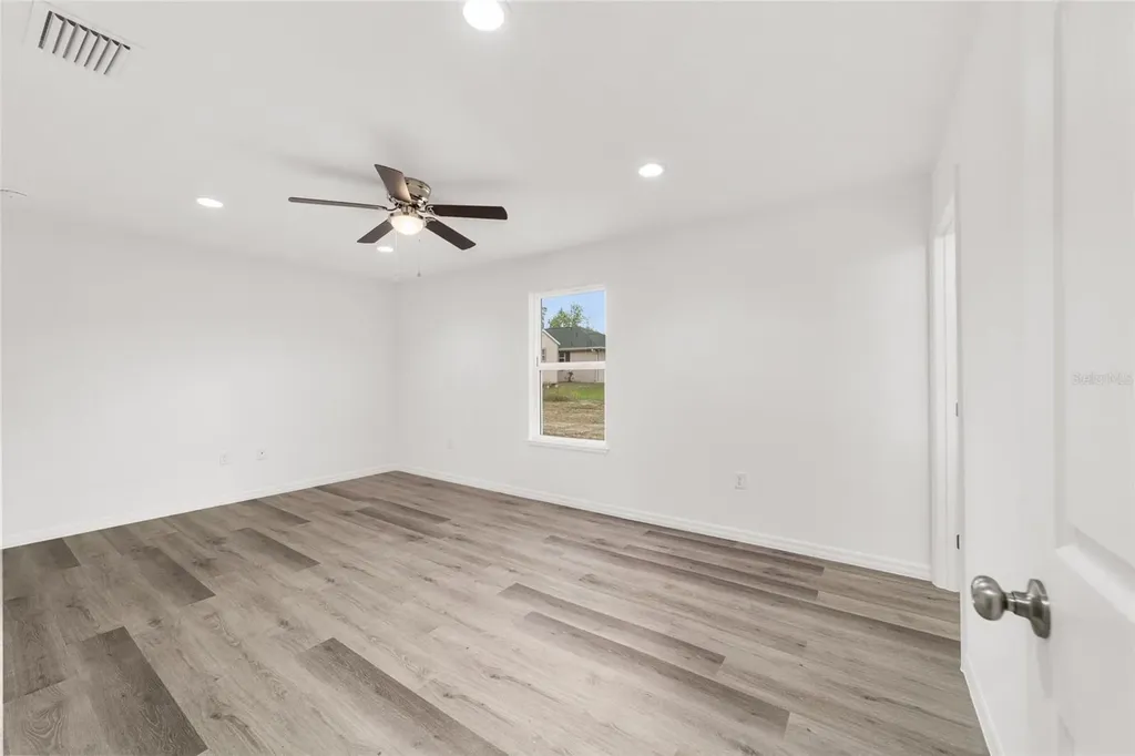 13078 NE 7th Loop Silver Springs FL 34488
