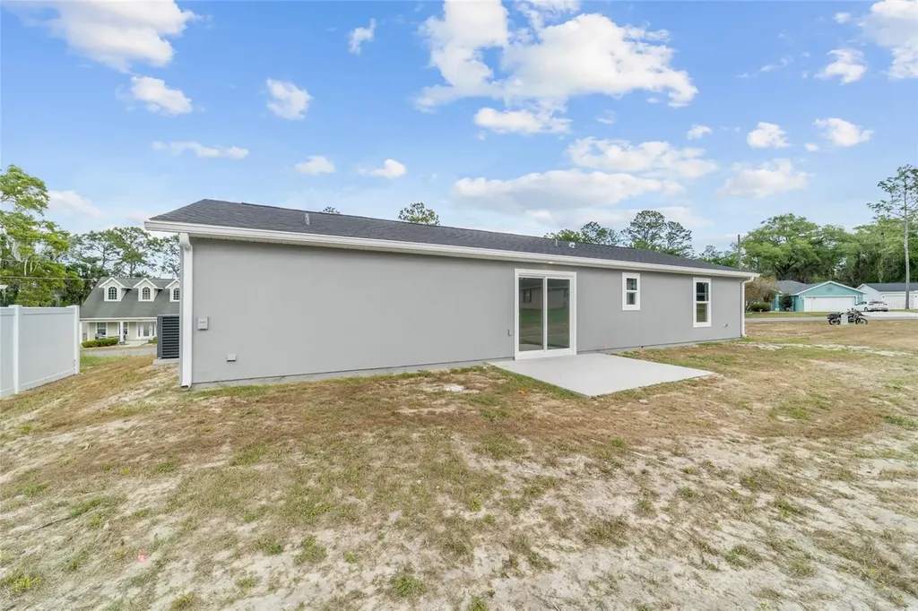 13078 NE 7th Loop Silver Springs FL 34488