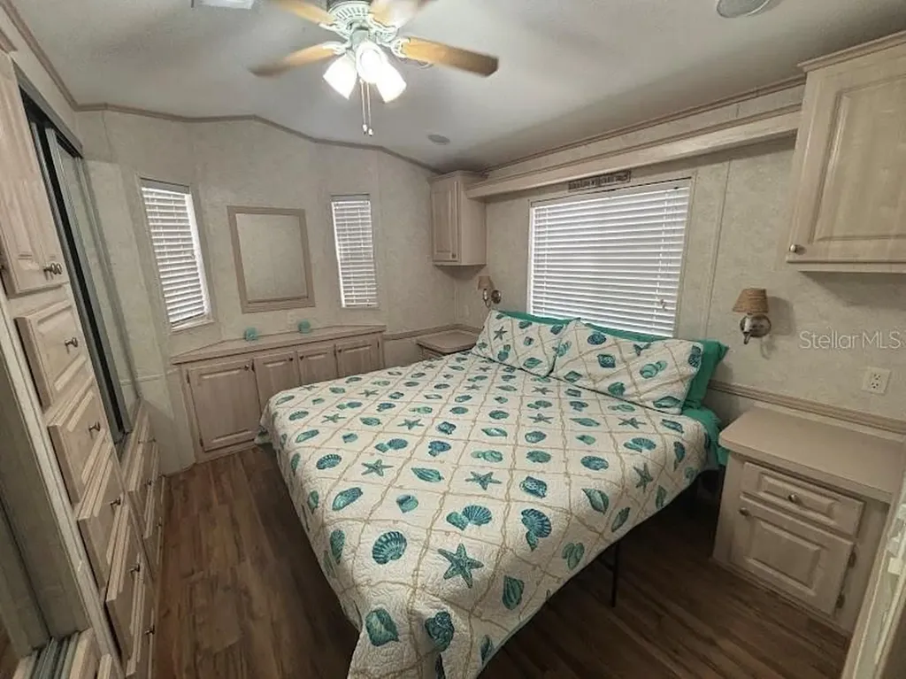 25316 140th Place NE Salt Springs FL 32134