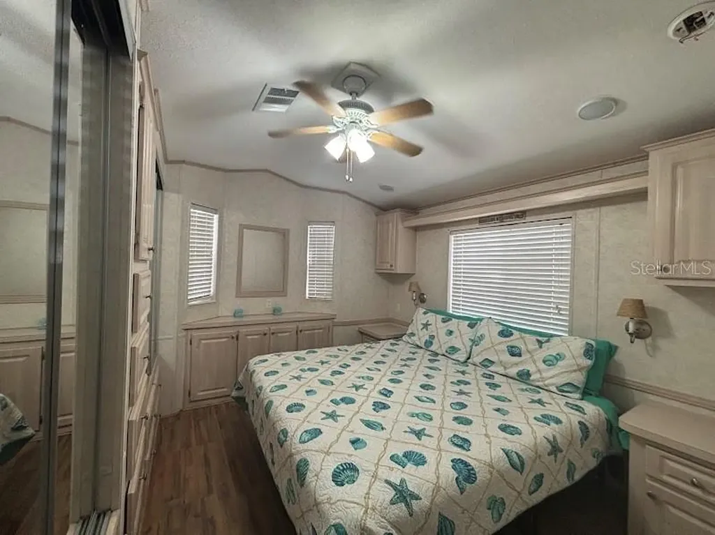 25316 140th Place NE Salt Springs FL 32134