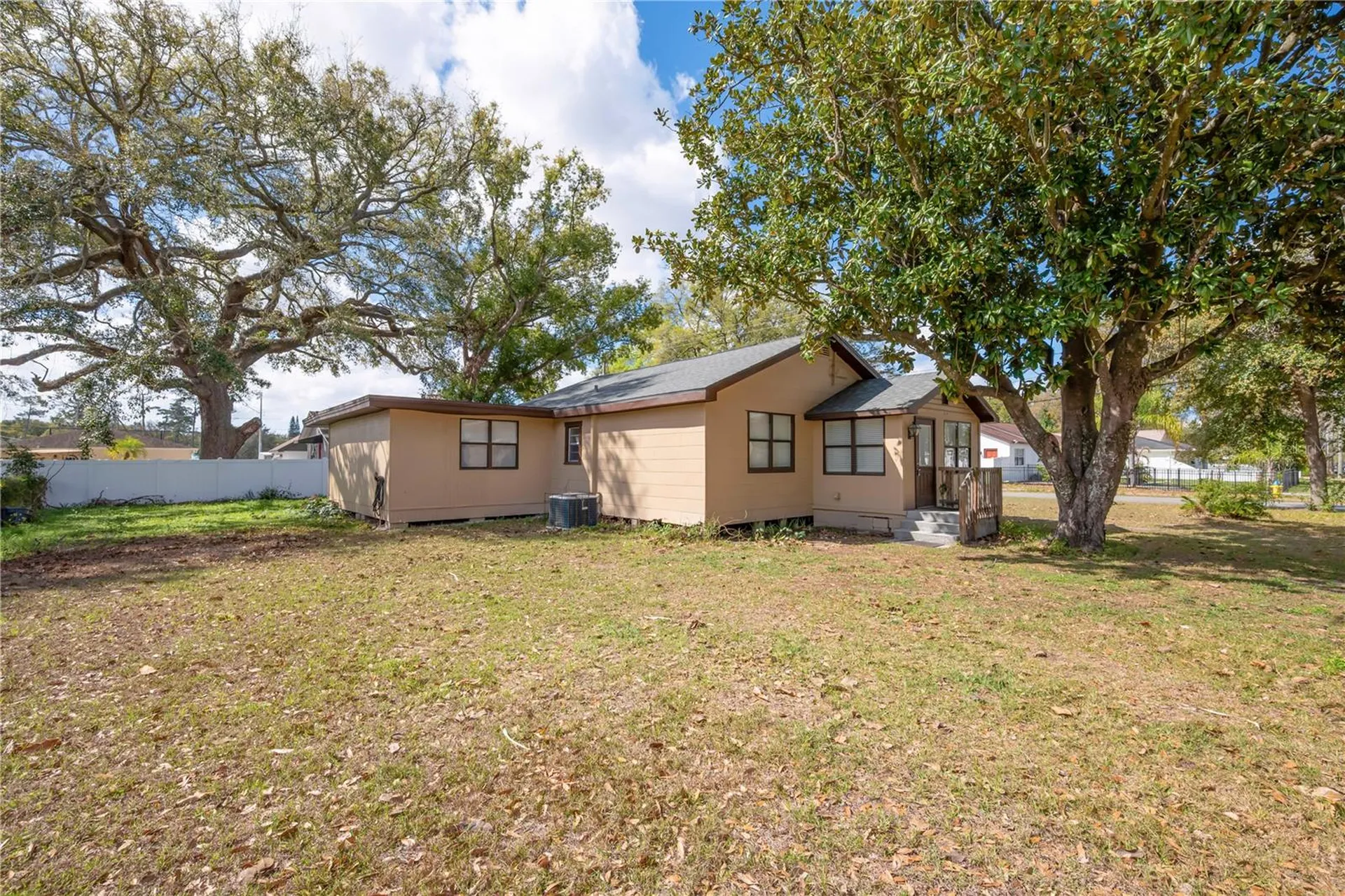 1201 E Norfolk Street Tampa FL 33604