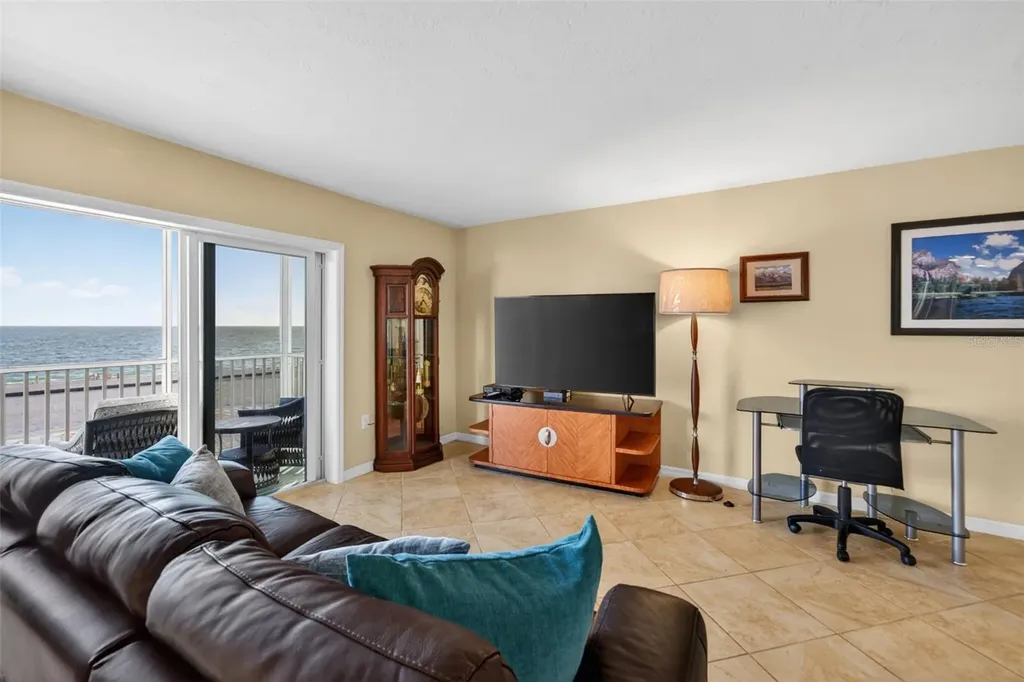 800 Benjamin Franklin Drive Sarasota FL 34236