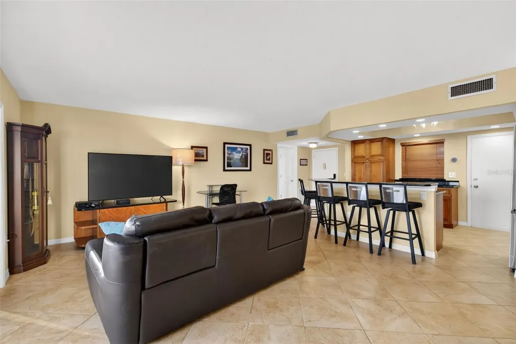 800 Benjamin Franklin Drive Sarasota FL 34236