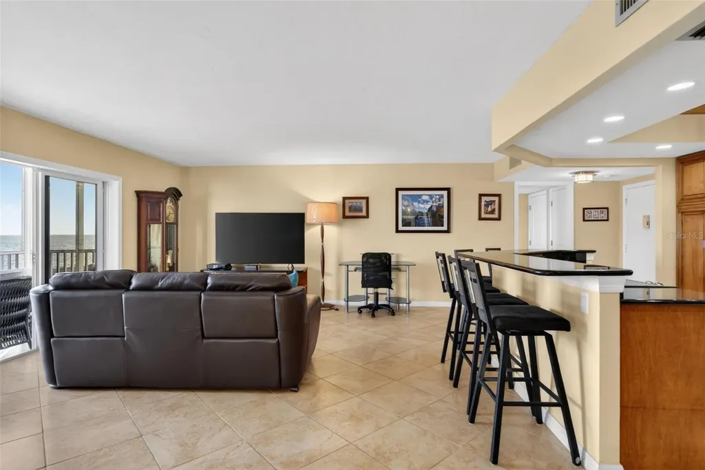 800 Benjamin Franklin Drive Sarasota FL 34236