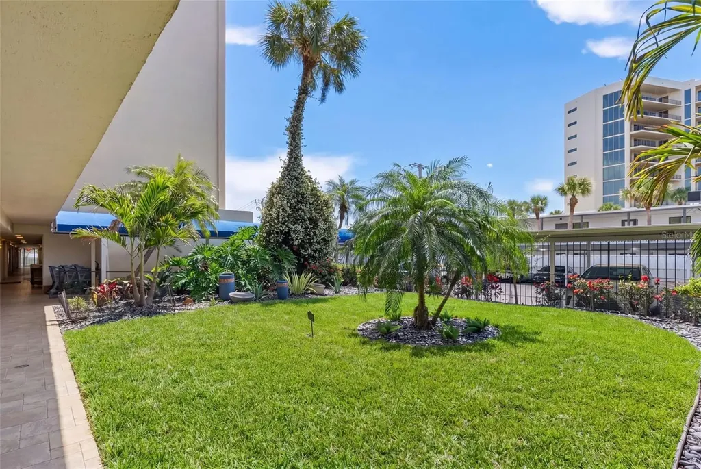 800 Benjamin Franklin Drive Sarasota FL 34236