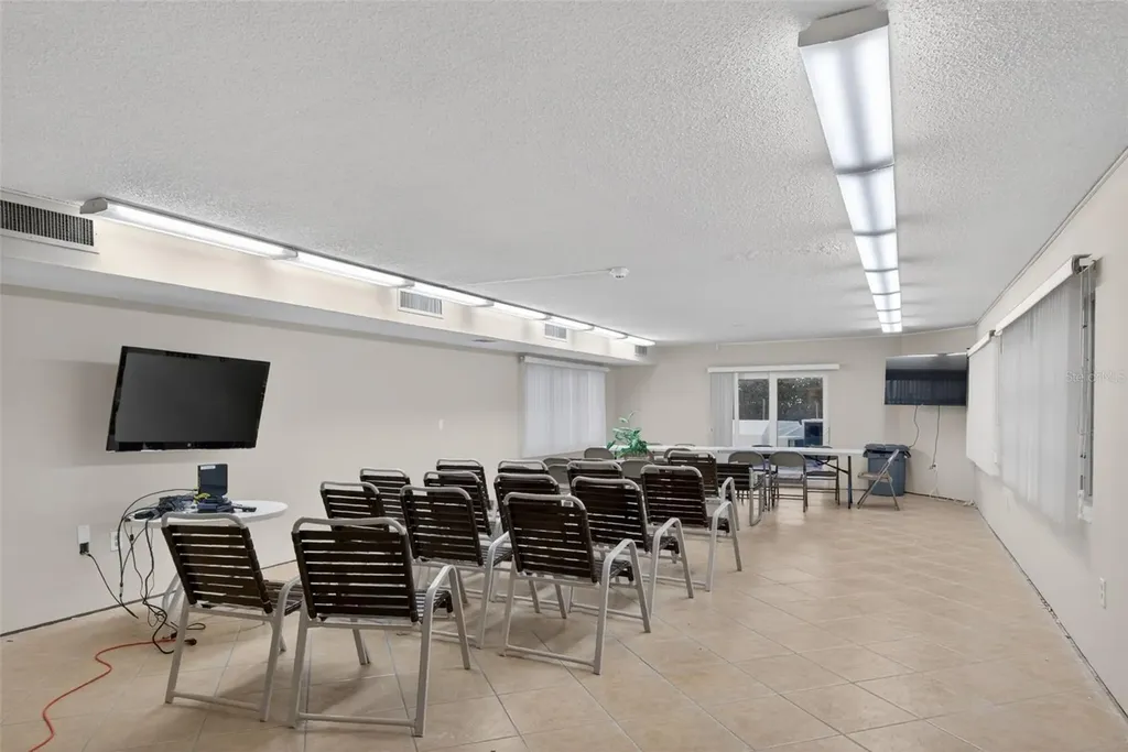 800 Benjamin Franklin Drive Sarasota FL 34236