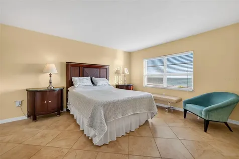 800 Benjamin Franklin Drive Sarasota FL 34236