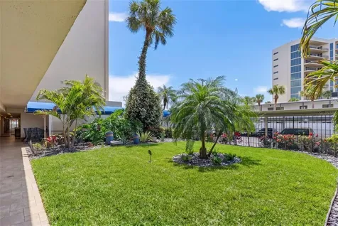 800 Benjamin Franklin Drive Sarasota FL 34236