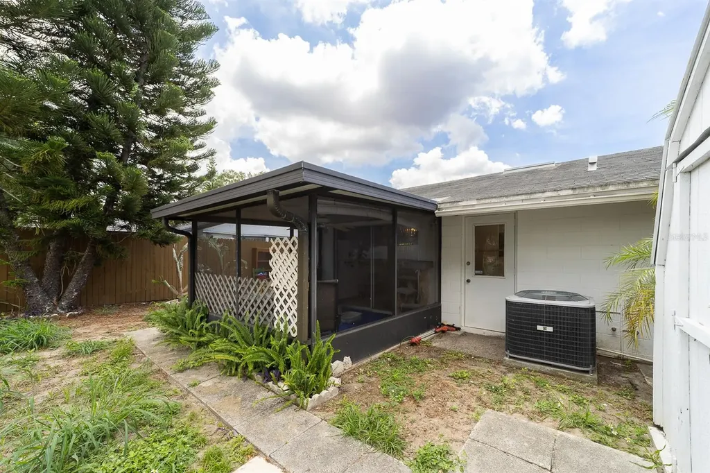 8602 Briar Grove Circle Tampa FL 33615