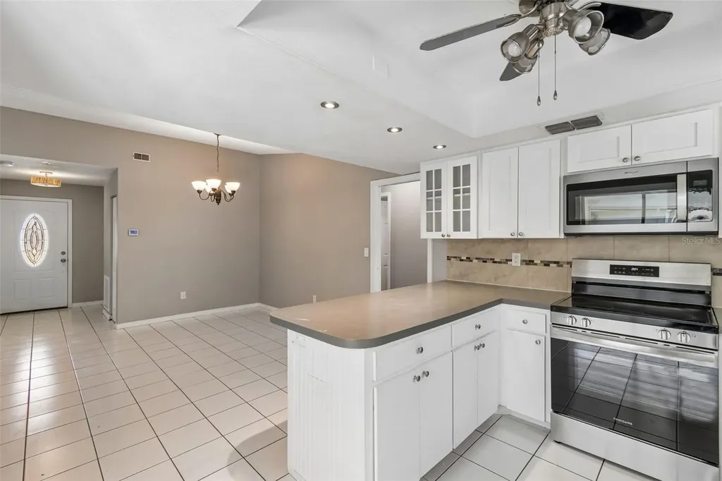 1733 Sutton Place Dunedin FL 34698
