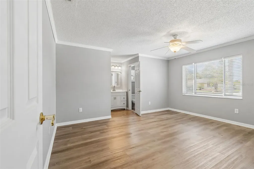 1733 Sutton Place Dunedin FL 34698