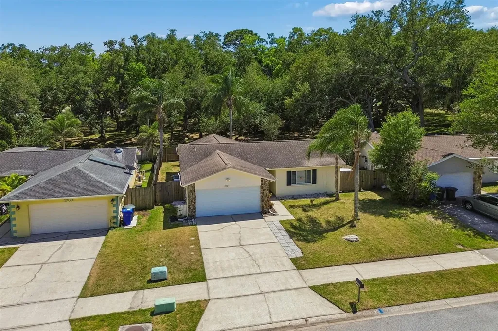 1733 Sutton Place Dunedin FL 34698
