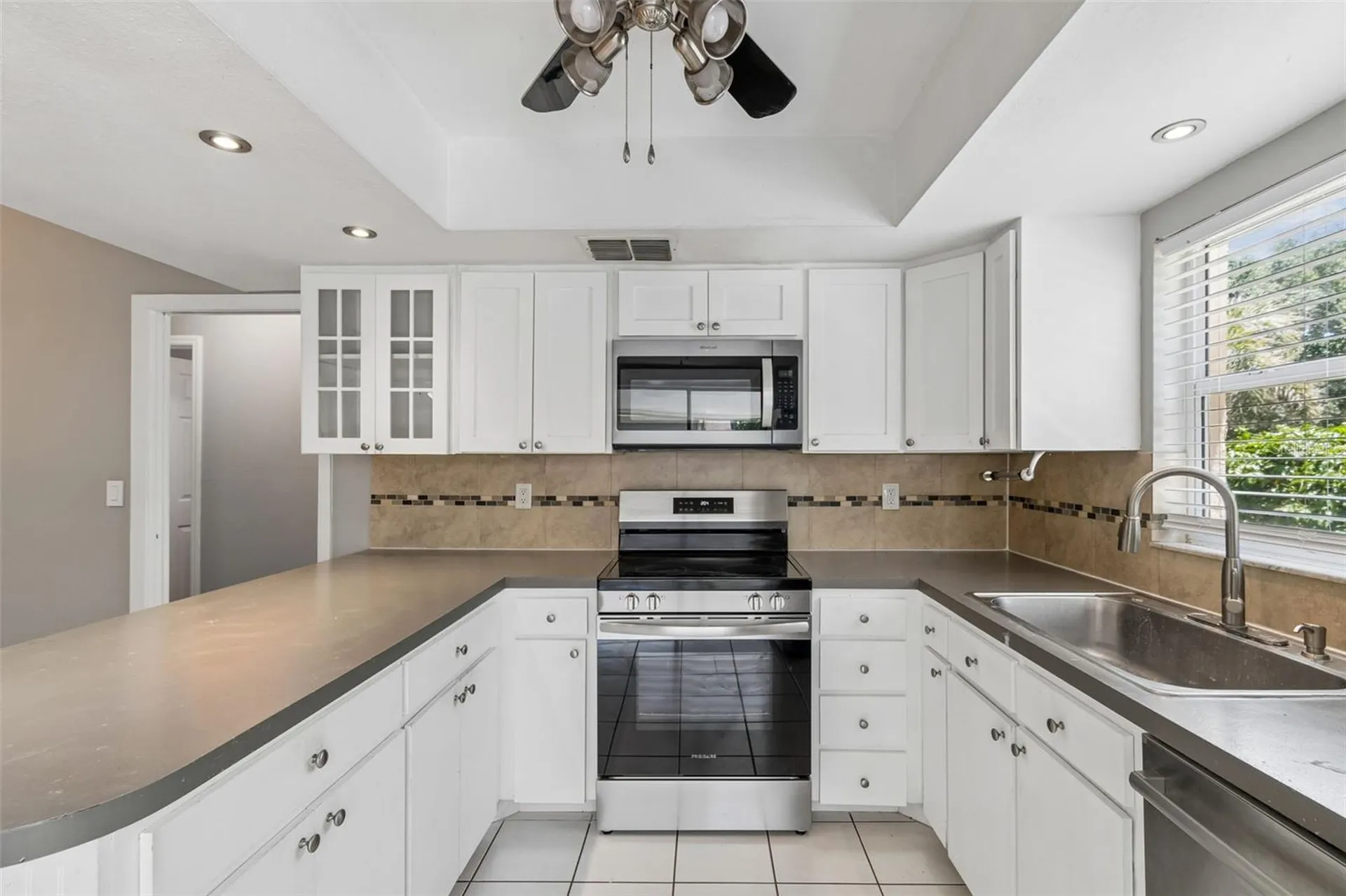 1733 Sutton Place Dunedin FL 34698