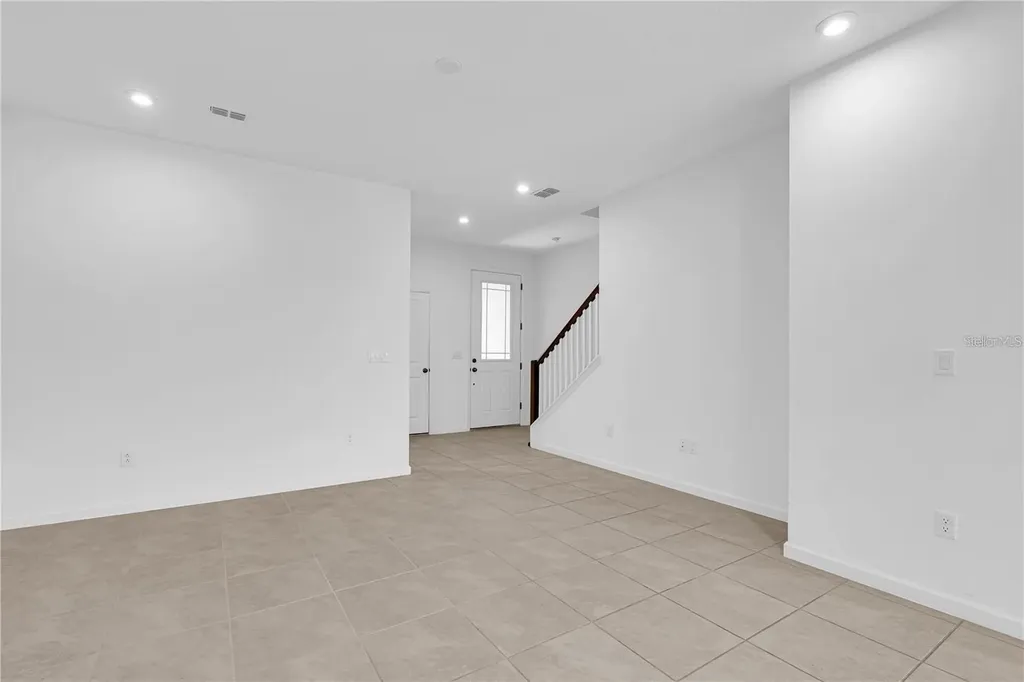 1104 Lakeshore Breeze Place Kissimmee FL 34747