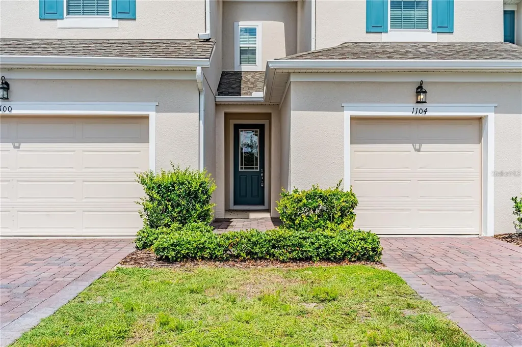 1104 Lakeshore Breeze Place Kissimmee FL 34747