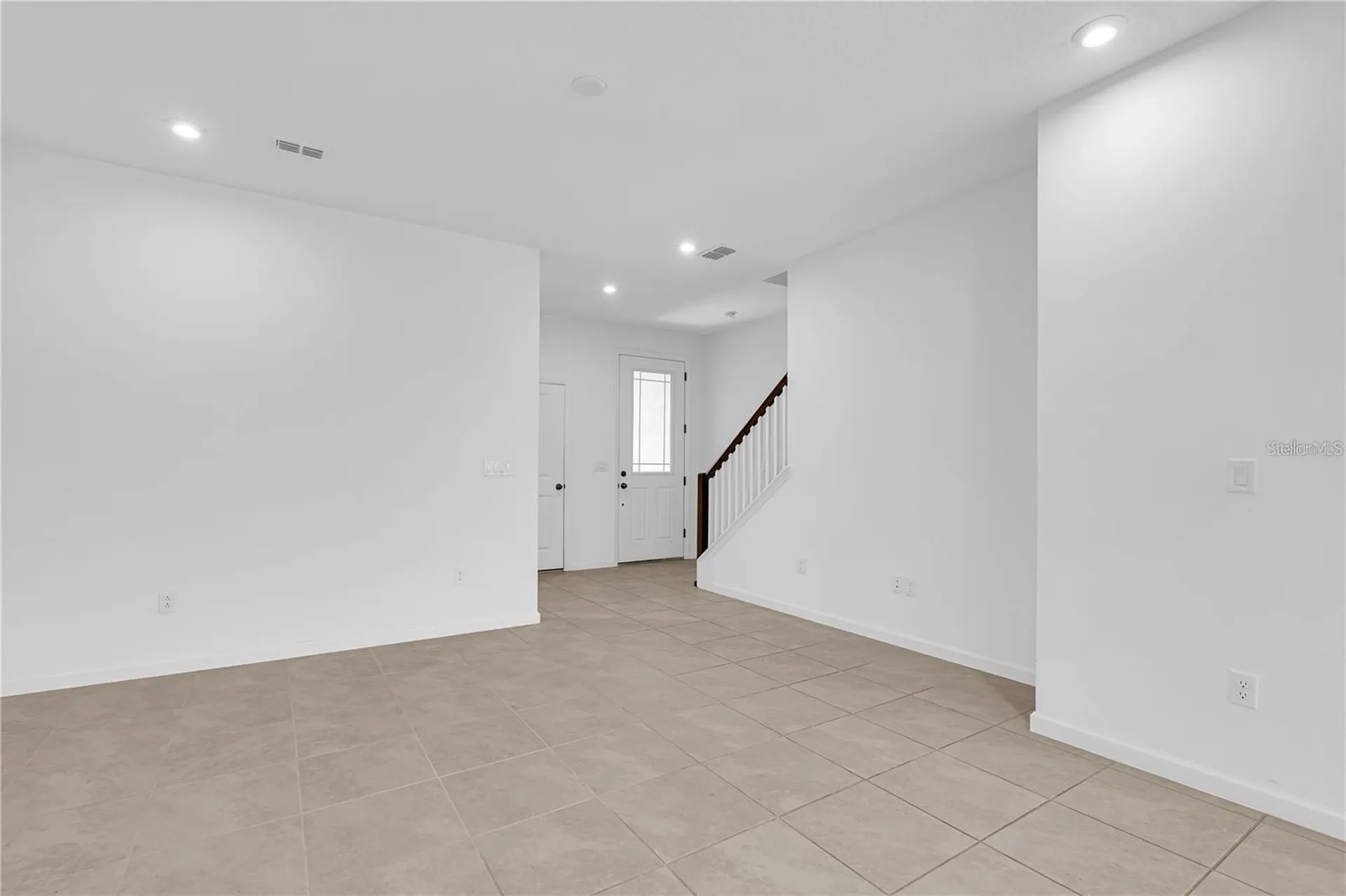 1104 Lakeshore Breeze Place Kissimmee FL 34747