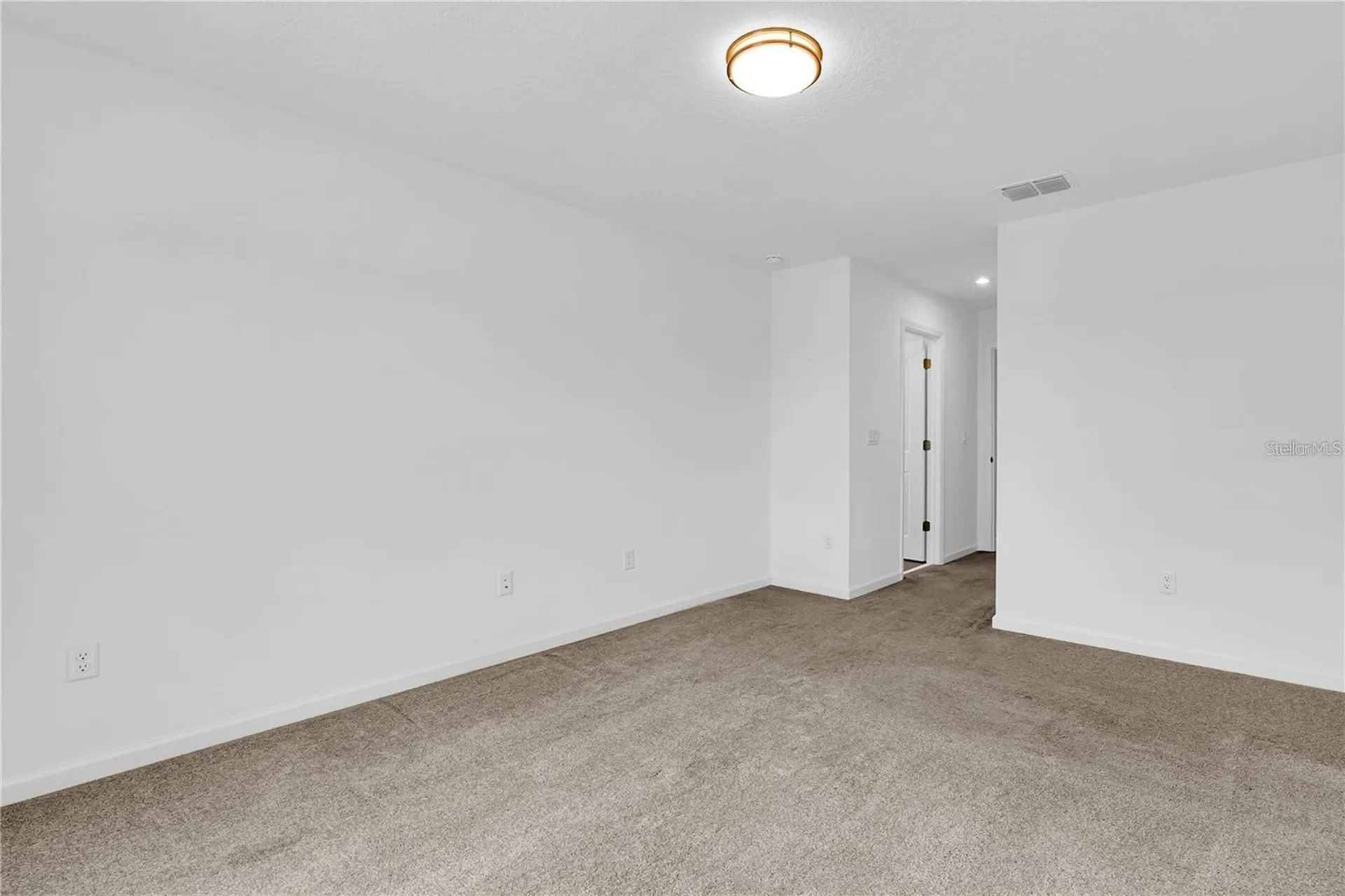 1104 Lakeshore Breeze Place Kissimmee FL 34747