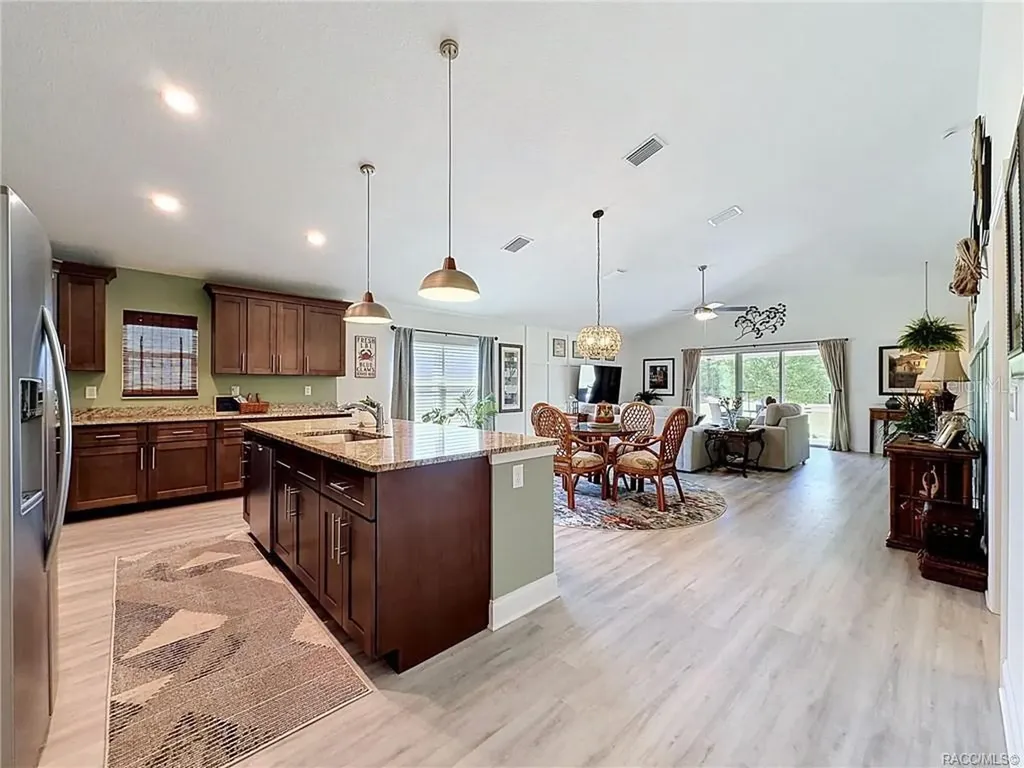 539 W Back Nine Circle Beverly Hills FL 34465