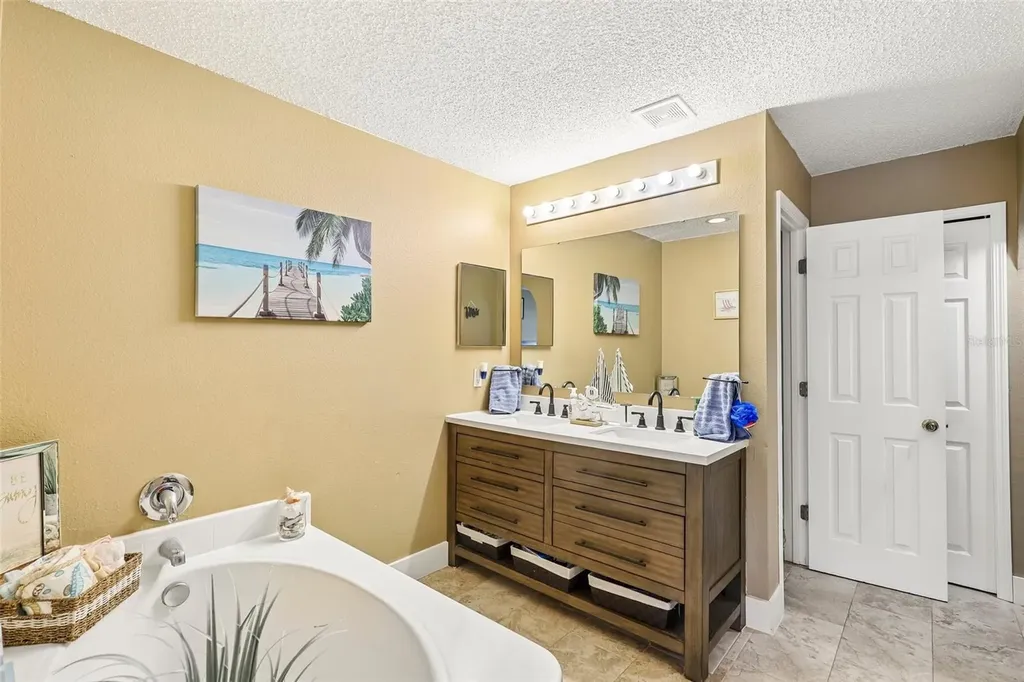 17 Pinell Lane Palm Coast FL 32164