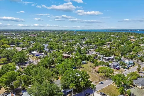 1002 23rd Street W Bradenton FL 34205