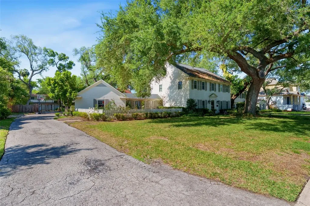 4412 W Brookwood Drive Tampa FL 33629