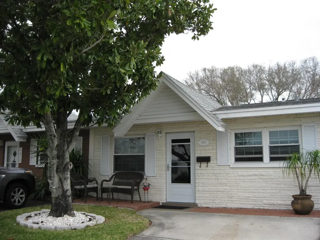 9911 Dahlia Street N Pinellas Park FL 33782