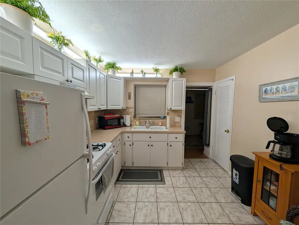 9911 Dahlia Street N Pinellas Park FL 33782
