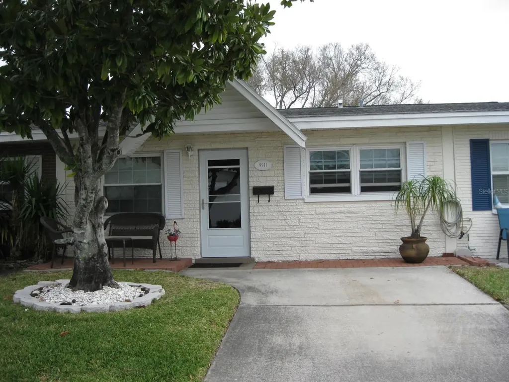 9911 Dahlia Street N Pinellas Park FL 33782