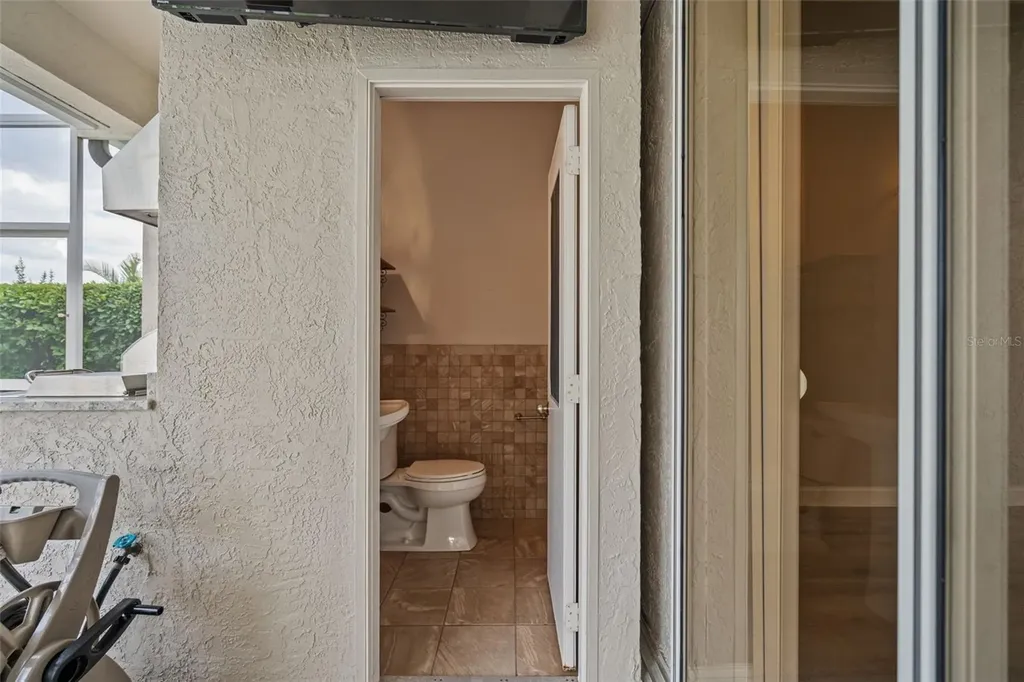 4042 Westbourne Circle Sarasota FL 34238