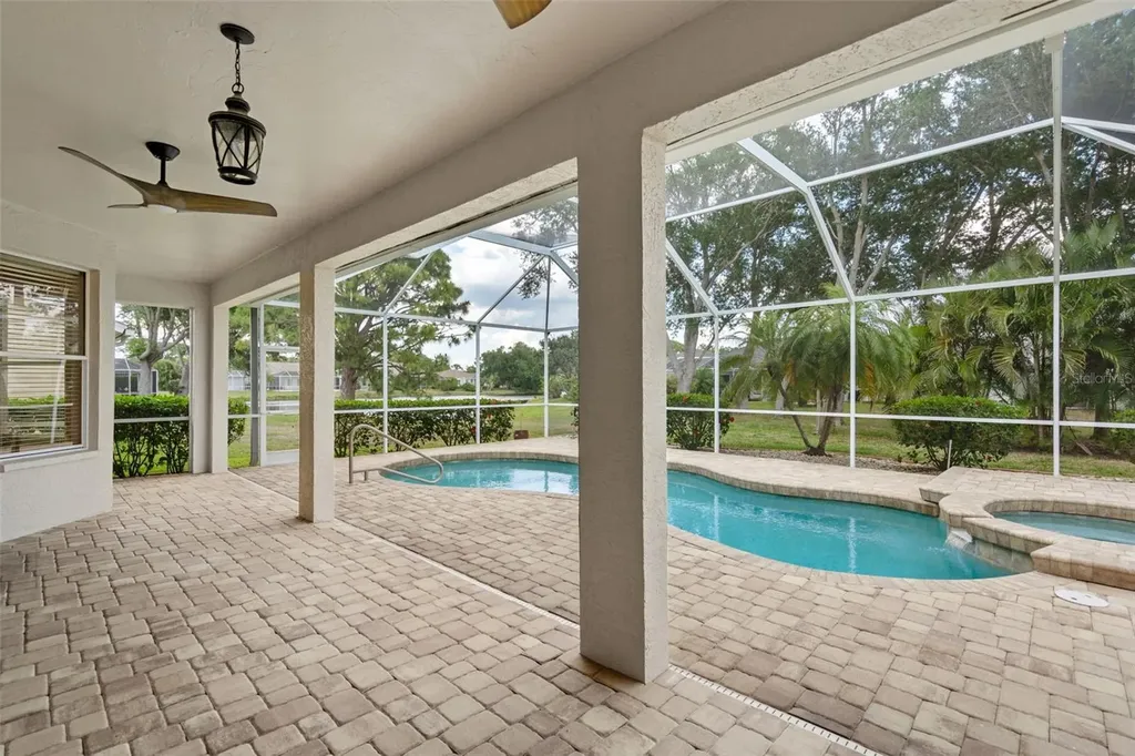 4042 Westbourne Circle Sarasota FL 34238