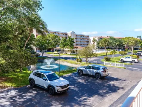9510 Harbor Greens Way Seminole FL 33776