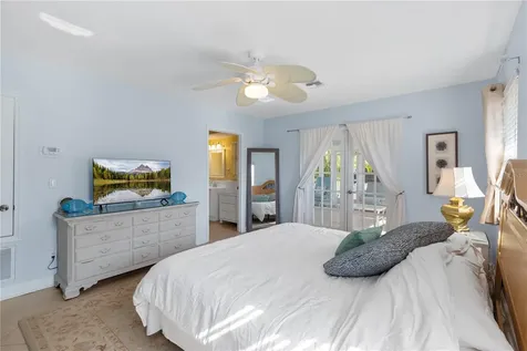 7860 Holiday Drive Sarasota FL 34231