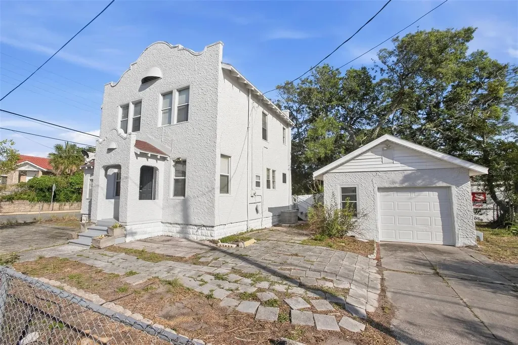 216 Earl Street Daytona Beach FL 32118