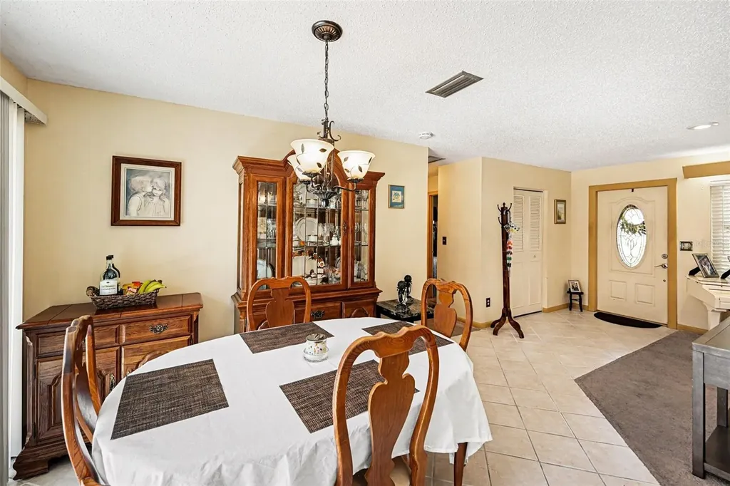 5923 Dunfries Street N St Petersburg FL 33709