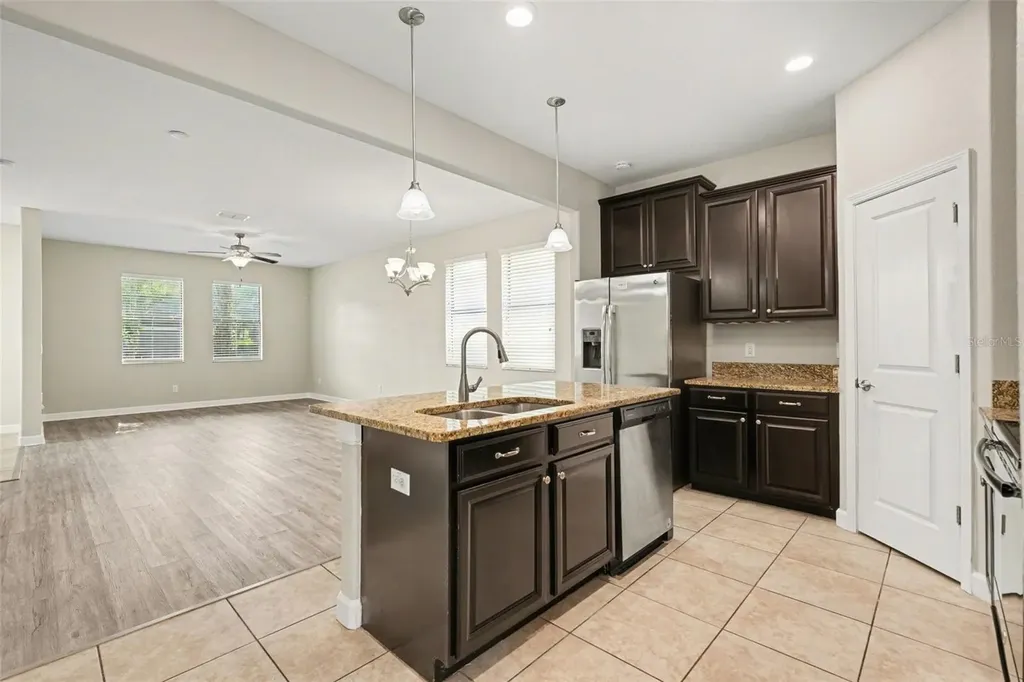 28522 E Pleasant Bay Loop Wesley Chapel FL 33543