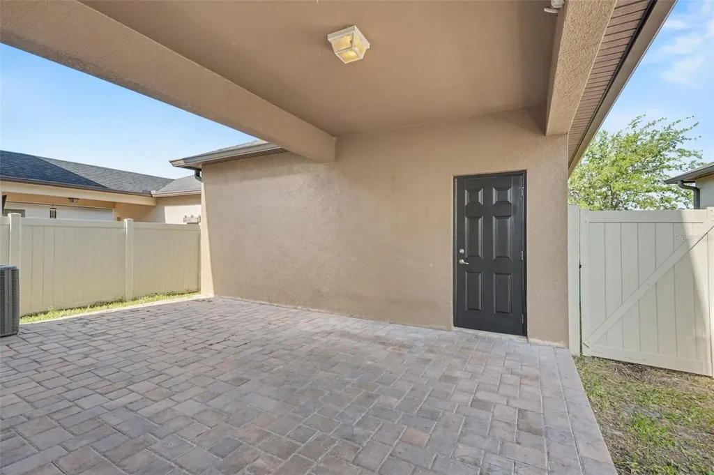 28522 E Pleasant Bay Loop Wesley Chapel FL 33543