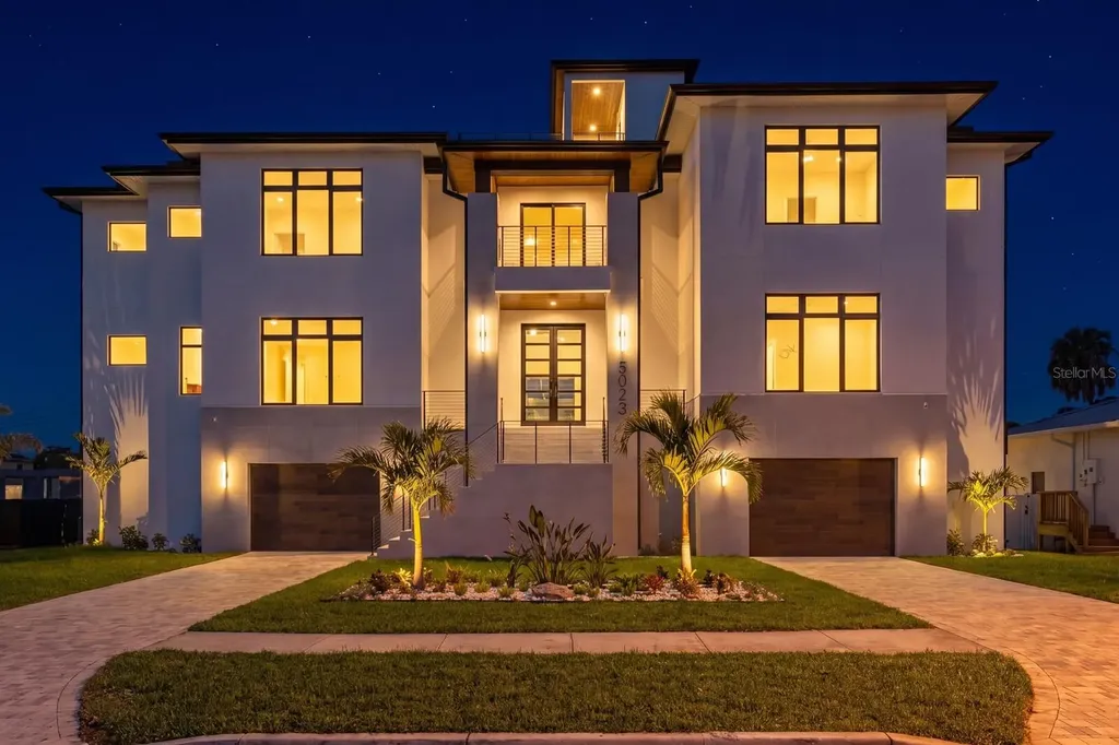 5023 W Leona Street Tampa FL 33629