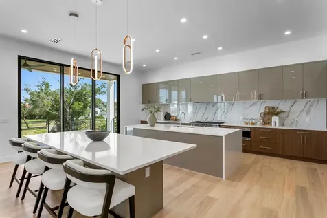 5023 W Leona Street Tampa FL 33629