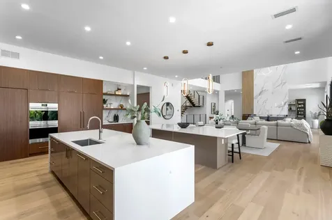 5023 W Leona Street Tampa FL 33629