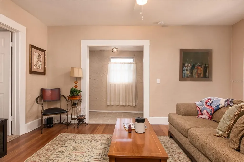 3655 N 1st (upper Unit) Avenue St Petersburg FL 33713