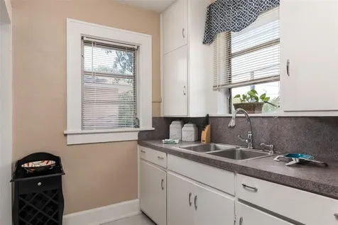 3655 N 1st (upper Unit) Avenue St Petersburg FL 33713