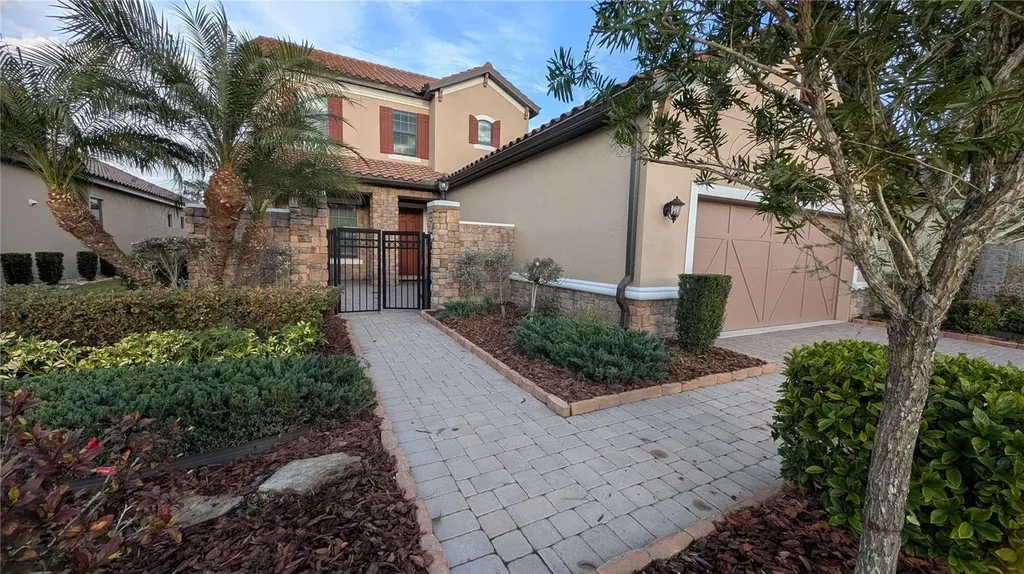 8530 Grand Alberato Road Tampa FL 33647
