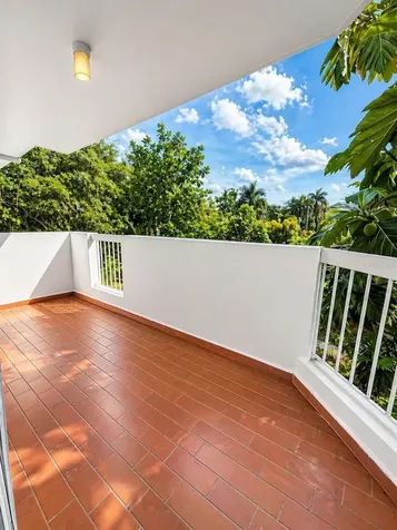 Avenue San Ignacio Prados Del Monte Guaynabo PR 00969