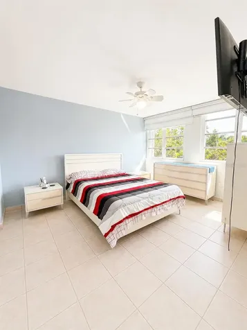 Avenue San Ignacio Prados Del Monte Guaynabo PR 00969