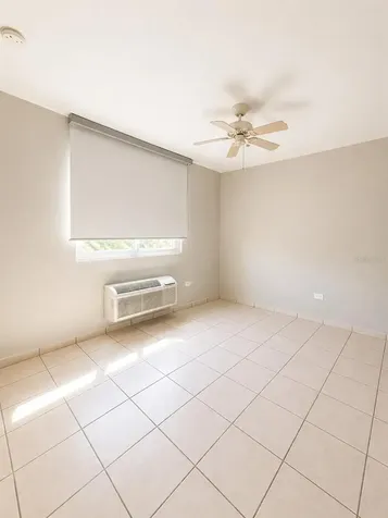 Avenue San Ignacio Prados Del Monte Guaynabo PR 00969